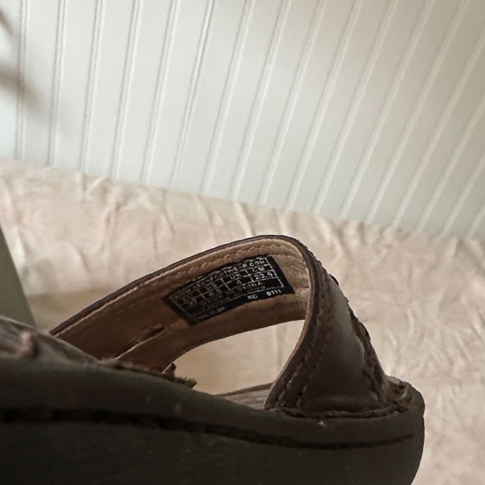 Keen Brown Leather Sandals with Adjustable Straps - Picture 7 of 10